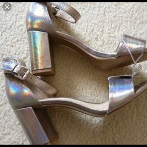 Holographic block heels